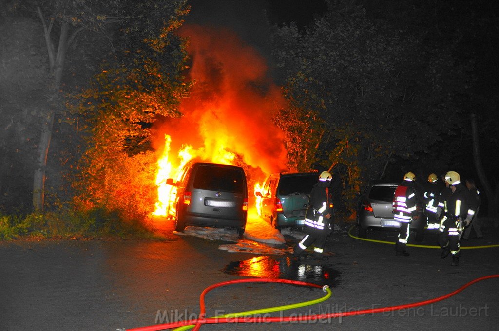 Wieder brennende Autos in Koeln Hoehenhaus P086.JPG